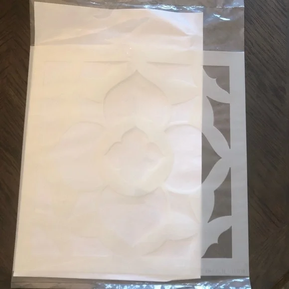 Royal Design Studio Stencils - Duomo Tile Large 12” x 12” new in package - Picture 6 of 8